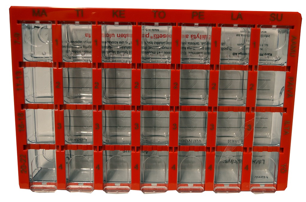 Dosetti Medi suomenkielinen sin 155 x 102 x 25 mm