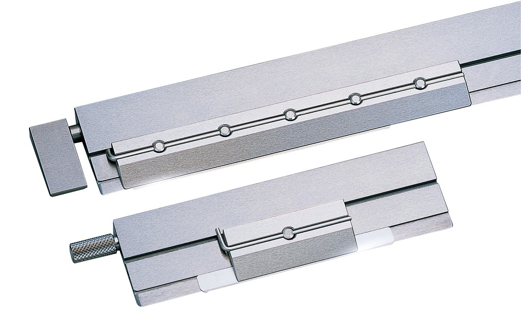 Feather ruuvit + kuusiokoloavain